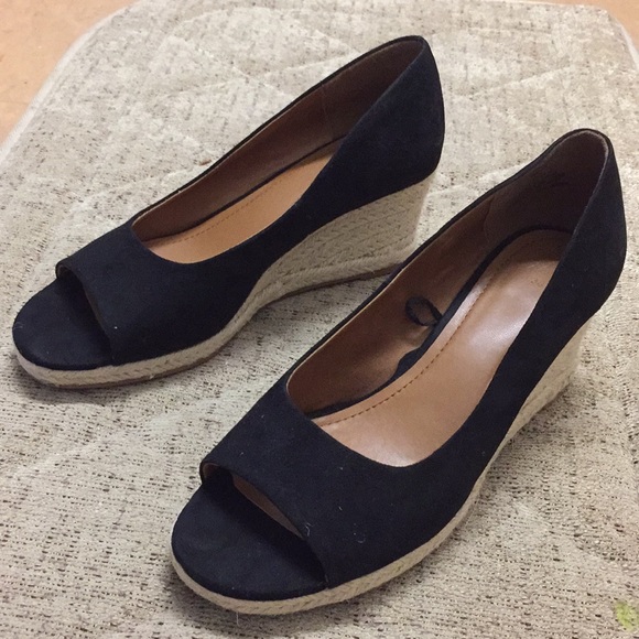 Cute open toe black wedges - Picture 2 of 2